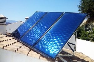 Nuevo equipo de paneles solares instalado en Málaga